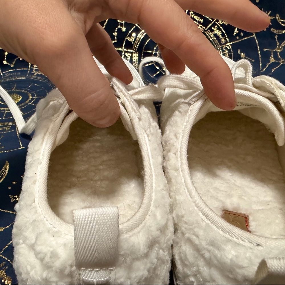 Levi's White Sherpa Plush Canvas Casual Cozy Low Top Lace Up Sneakers Size 9 - Picture 11 of 11